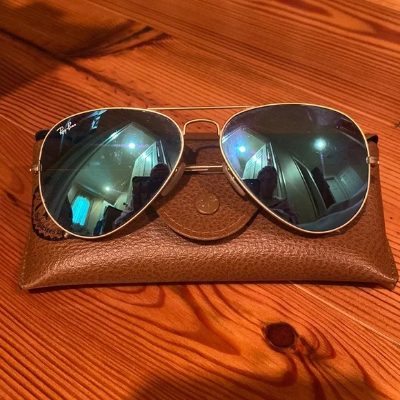 Ray-Ban | Accessories | Aviator Raybans With Blue Mirrored  display picture 2